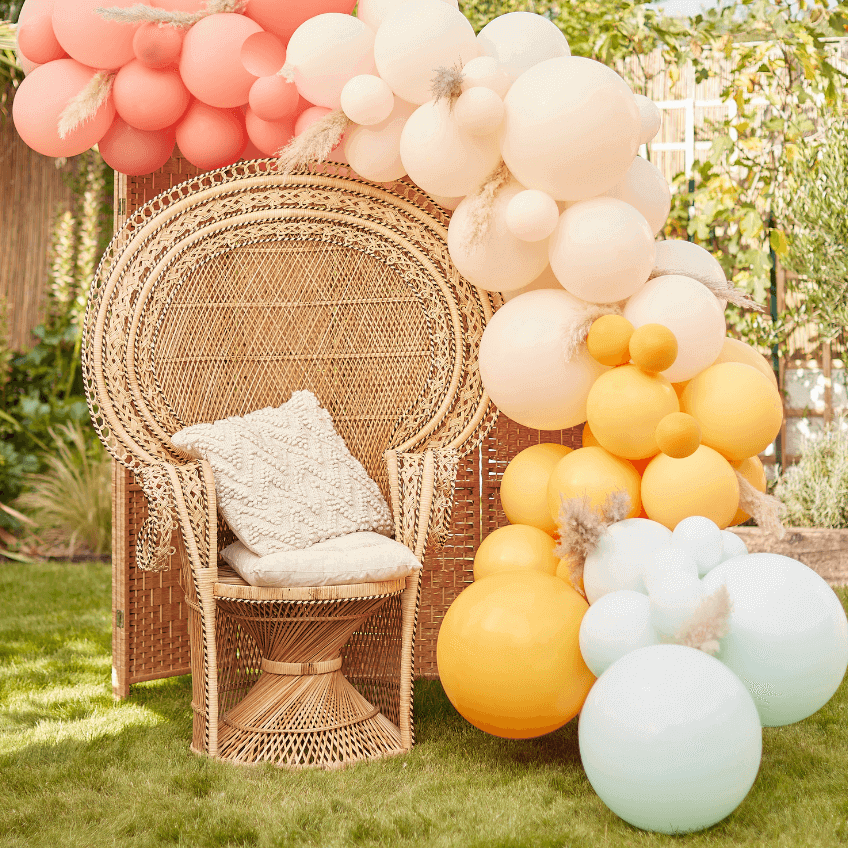 Setze mit schönen Boho-Ballongirlanden Eyecatcher in der Hochzeitsdeko