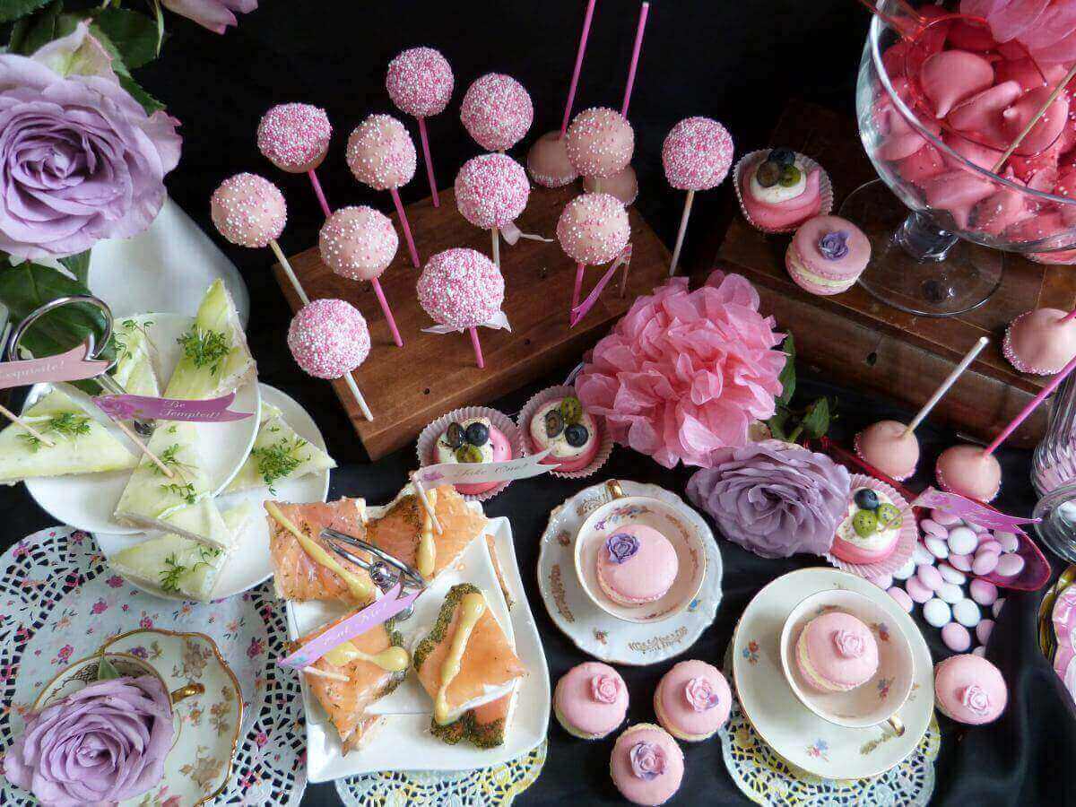 Sweet Table zum Herbst-JGA mit Sandwichecken und Gebäck (c) Mareike Winter - Biskuitwerkstatt