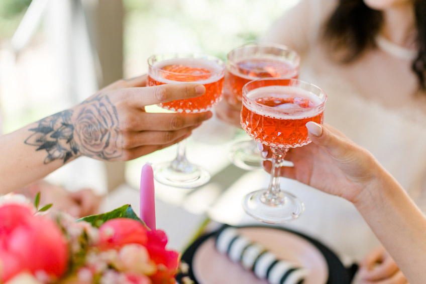 Erwähle deine Brautjungfern oder sag nach der Hochzeit Danke mit einem Bridesmaid Dinner (c) Jana Köhler Erwähle deine Brautjungfern oder sag nach der Hochzeit Danke mit einem Bridesmaid Dinner (c) Jana Köhler