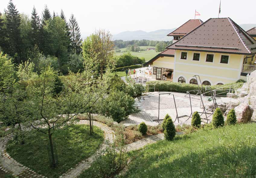Feiere deine Vintage Hochzeit in einem Landhaus oder einem kleinen Schloss (c) Michael Schartner Feiere deine Vintage Hochzeit in einem Landhaus oder einem kleinen Schloss (c) Michael Schartner