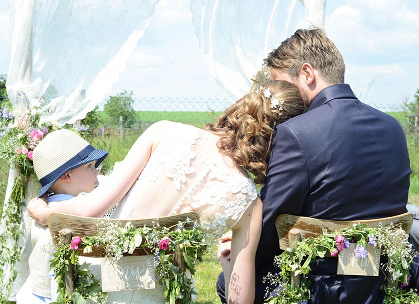 Heiraten mit Kind - die ganze Familie genießt gemeinsam die freie Trauung