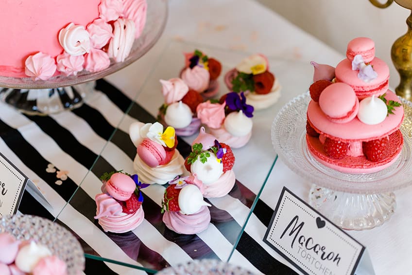 Für Perfektionisten - Lass deine Brautparty mit Bridesmaid Dinner mit tollen Naschereien glänzen (c) Jana Köhler Für Perfektionisten - Lass deine Brautparty mit Bridesmaid Dinner mit tollen Naschereien glänzen (c) Jana Köhler