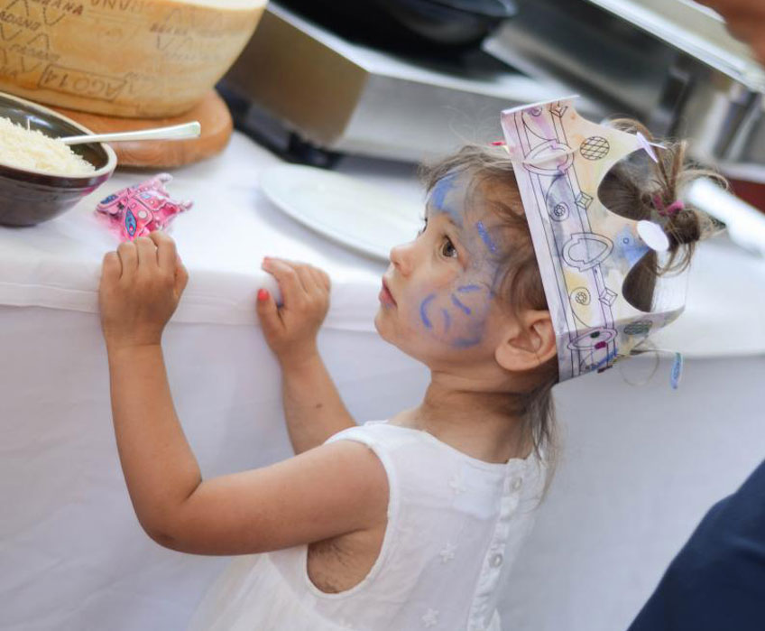 Ein Spaß für Wedding Kids - beim Kinderschminken darf jeder werden, was er sein möchte