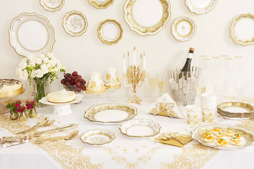 Elegant und erschwinglich ist das Partyporzellan und damit perfekt als Geschirr für die Goldene Hochzeit
