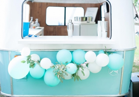 Ballongirlande lassen deine Hochzeitsfeier erstrahlen (c) glueckSEEligkeit