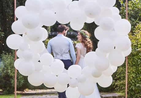 Schönes Ballonherz für die Festival-Hochzeit