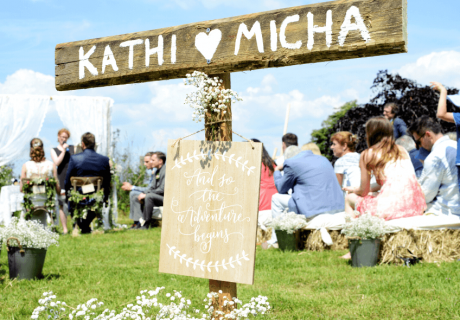 Gartenhochzeit mit Trauung draußen (c) Nadine Barthold