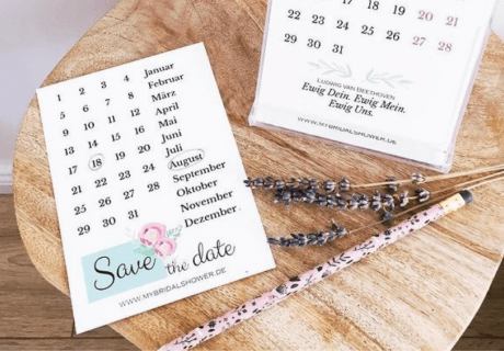 Eine einfallsreiche Geschenkidee zur Hochzeit oder zum Hochzeitstag - Der Paarkalender für ein Ehejahr (c) The little Wedding Corner