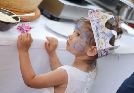 Ein Spaß für Wedding Kids - beim Kinderschminken darf jeder werden, was er sein möchte