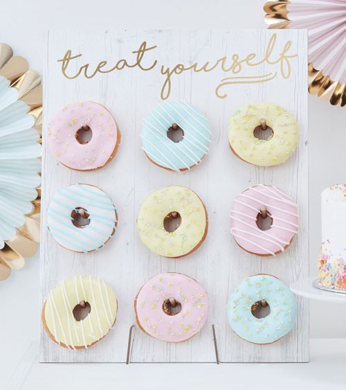 Donut-Wand "Treat yourself"