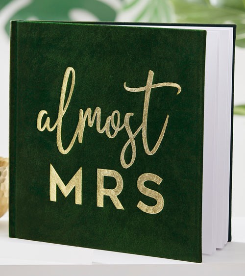 Gästebuch "Almost Mrs" mit grünem Samteinband - 21 x 21 cm